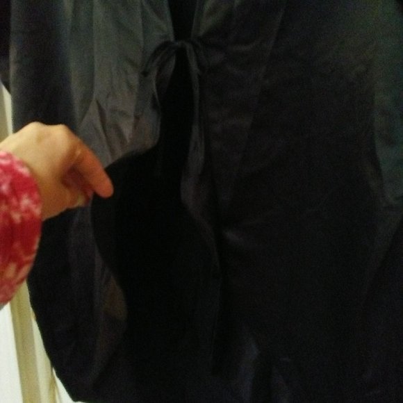 NWT Victoria's Secret Ruffly Satin Kimono Robe OS - Picture 4 of 10